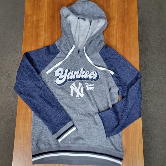 New Era Genuine Merchandise MLB Yankees Raglan Sleeve Hoodie - S - Picture 4 of 6